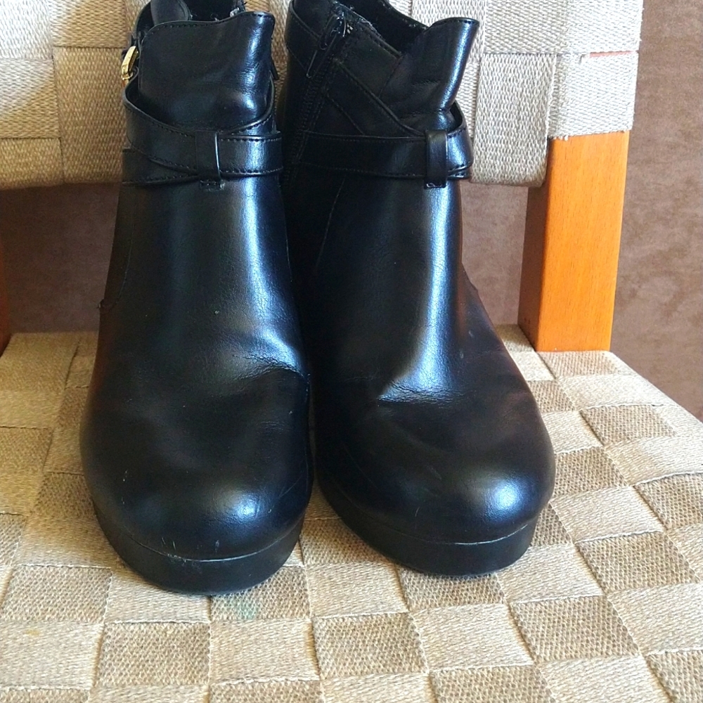 Boots - Picture 10 of 10